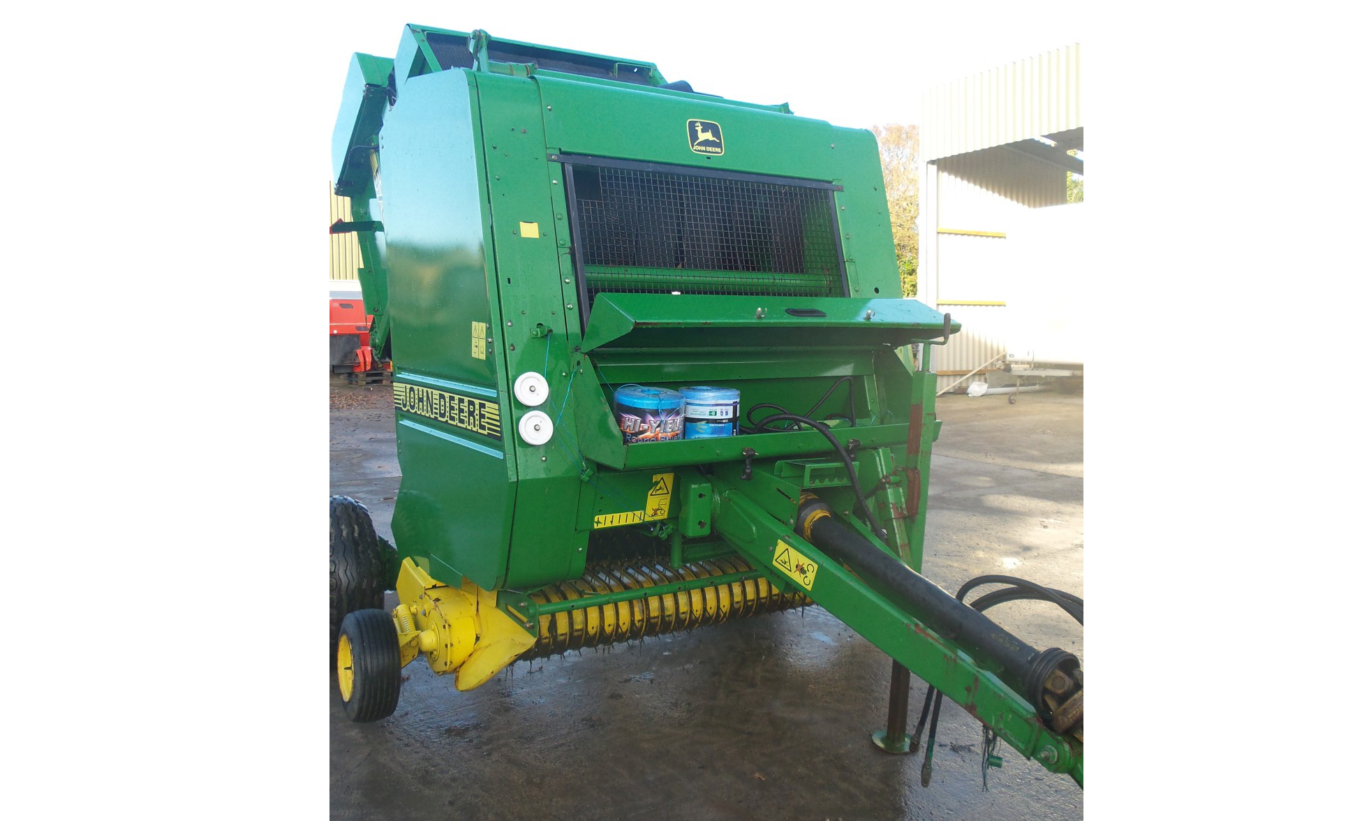John Deere 570 Baler